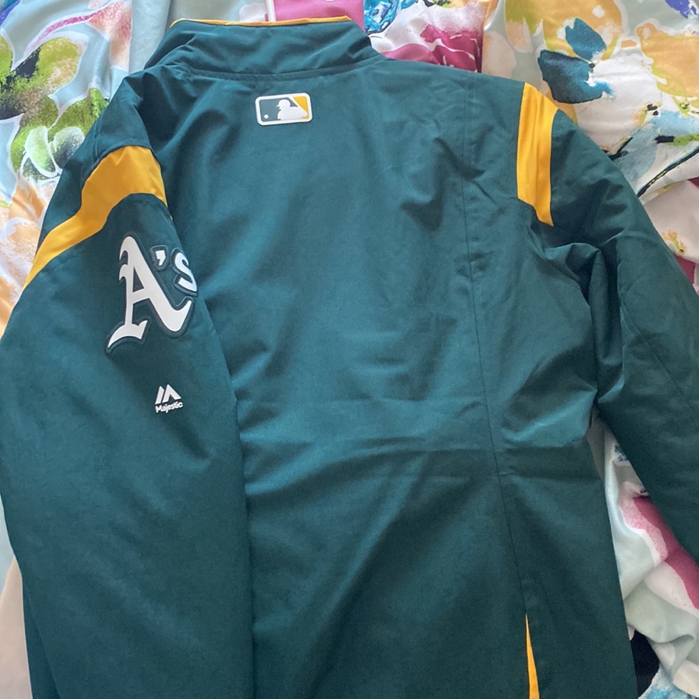 A’s jacket - Picture 2 of 3